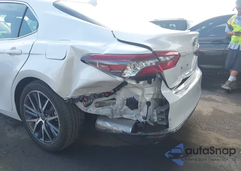 2024 Toyota Camry Hybrid Xle z USA, uszkodzony, nr VIN 4T1F31AK7RU631353